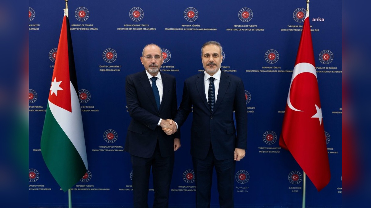 Fidan, Ürdün Dışişleri Bakanı Safadi ile görüştü