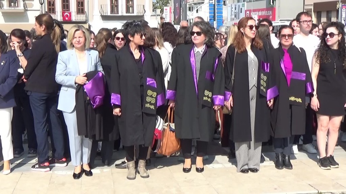 Edirne'de Ebe ve Hemşireler Günü Kutlaması: Sağlık Çalışanlarına Övgüler