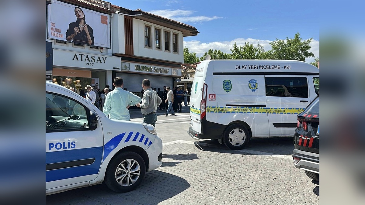 Uşak'ta Kuyumcu Baskını: 2 Yaralı, Saldırgan Yakalandı