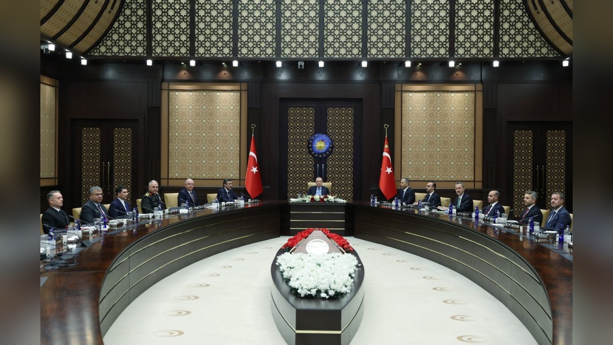 Erdoğan, Savunma Sanayii İcra Komitesi Toplantısı'na Başkanlık Etti
