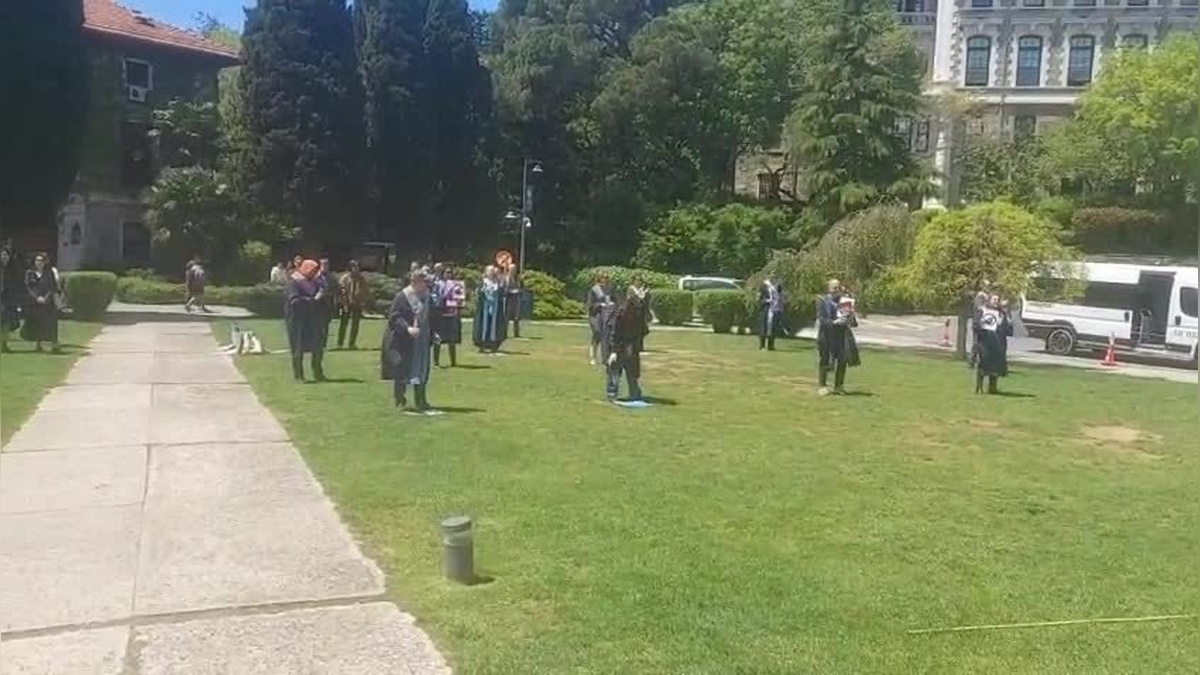 Boğaziçi Üniversitesi'nde Kayyum Rektöre Karşı Nöbet Devam Ediyor