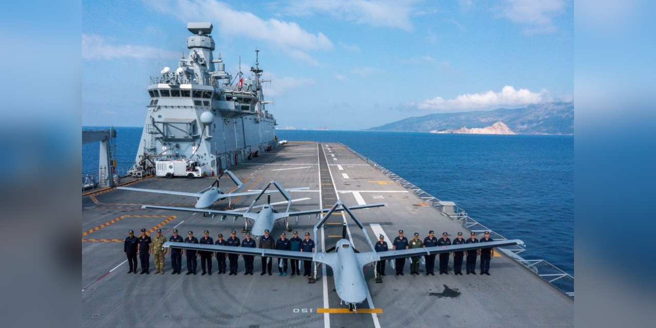 TCG Anadolu'dan Havalanan Bayraktar TB3, İkili Salvo Atışı İle Hedefi Vurdu