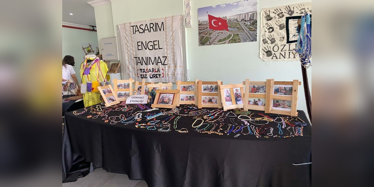 Karşıyaka'da Özel Gereksinimli Bireyler 'Tasarla, Çiz, Üret' Projesi ile Başarıya İmza Attı