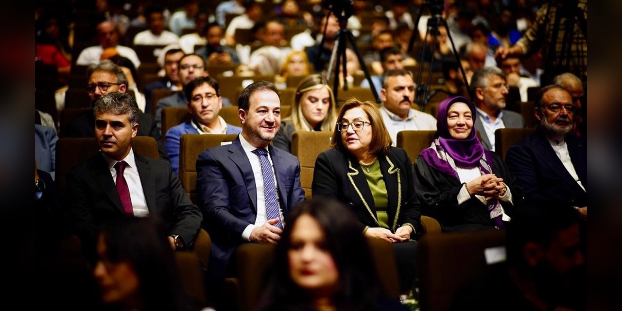 VI. Ahlâk Şûrası'nda Çağın Ahlak Krizi Masaya Yatırıldı