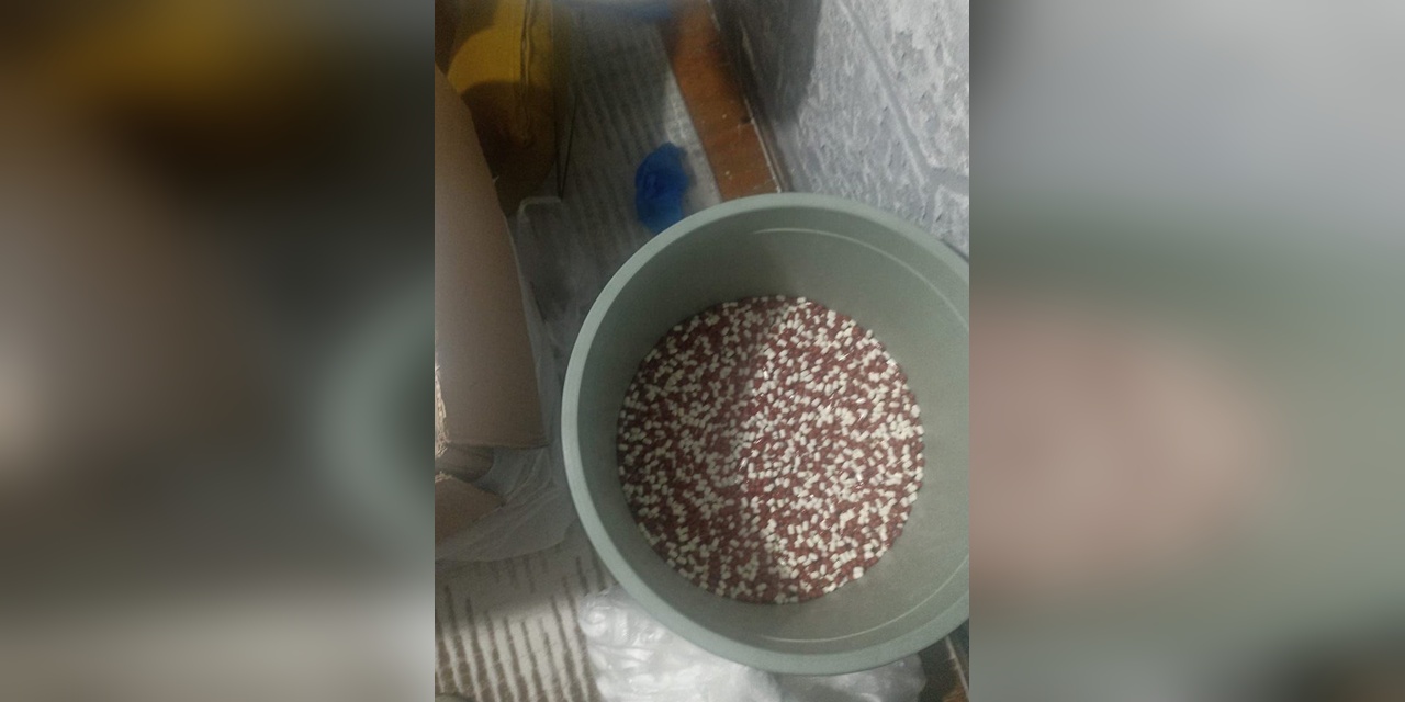 İzmir'de 46 Bin Adet Sentetik Ecza Maddesi Ele Geçirildi
