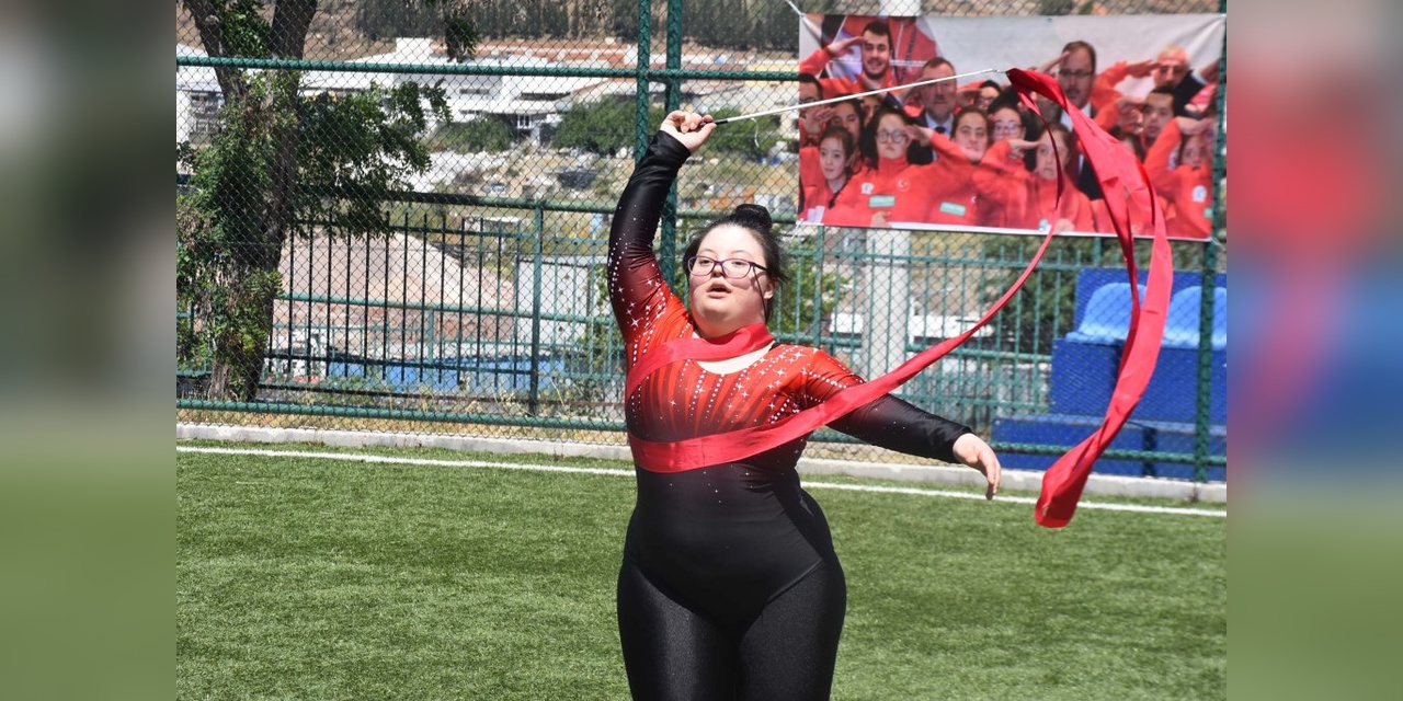 Down Sendromlu Selin Durgut, Avrupa Jimnastik Şampiyonası'nda Türkiye'yi Temsil Edecek