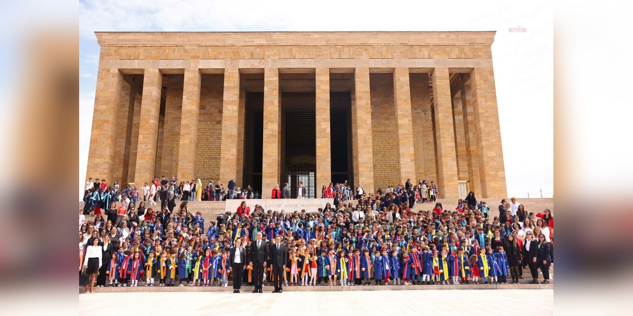 Çankaya Belediyesi Kreş Çocukları Anıtkabir'de Atatürk'ü Anlatı