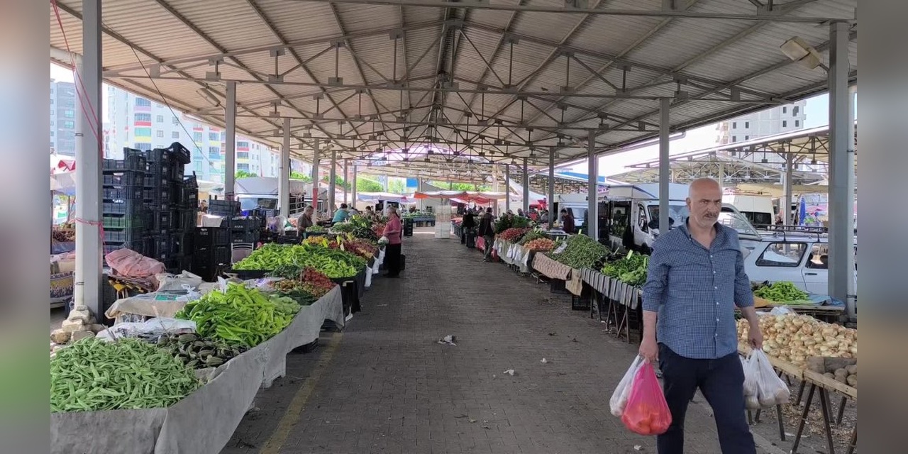 Kozan Pazarında Akaryakıt Zamları Vatandaşı Vurdu
