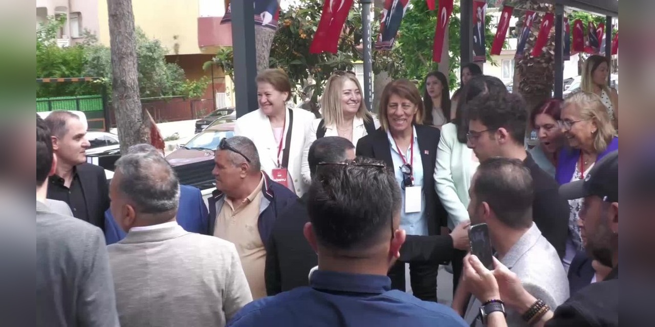 Ağbaba, İzmir'de STK Temsilcileriyle Buluştu: '19 Mart Bir Darbedir'