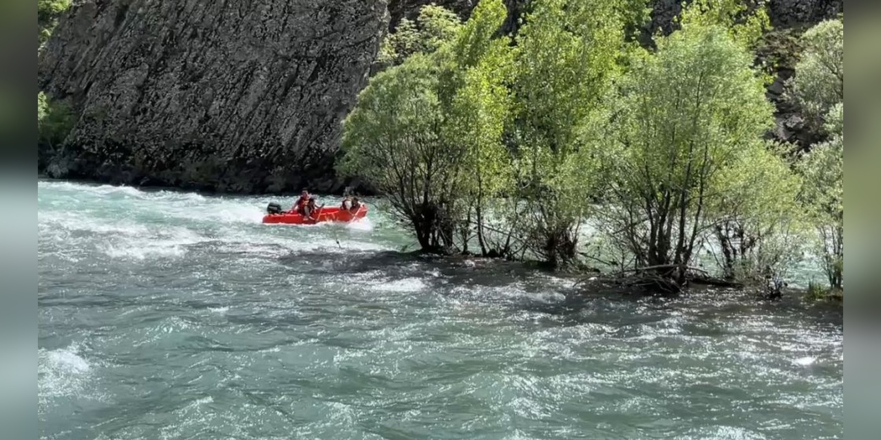 Munzur Nehri'nde Akıntıya Kapılan Kişi Kurtarıldı