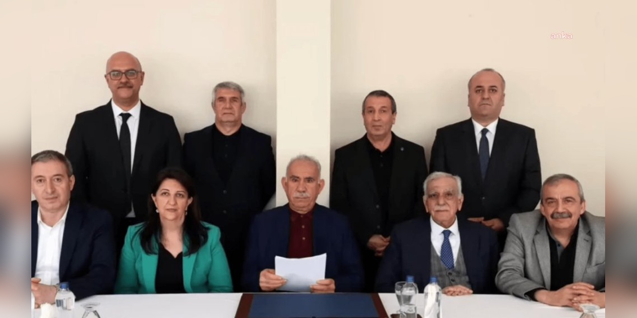 Öcalan'dan Barış Çağrısı: "Kardeşlik Hukuku Üzerinde Yeni Bir Sözleşmeye İhtiyaç Var"