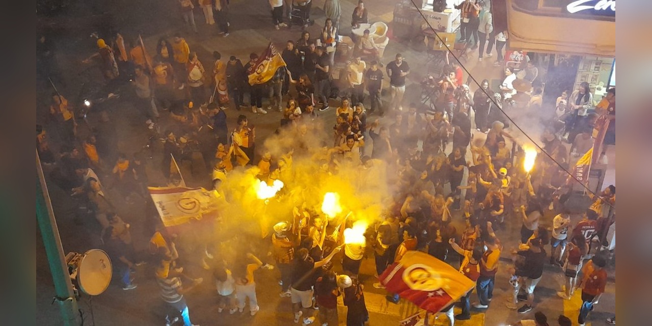 Kuşadası'nda Galatasaray şampiyonluğu coşkuyla kutlandı
