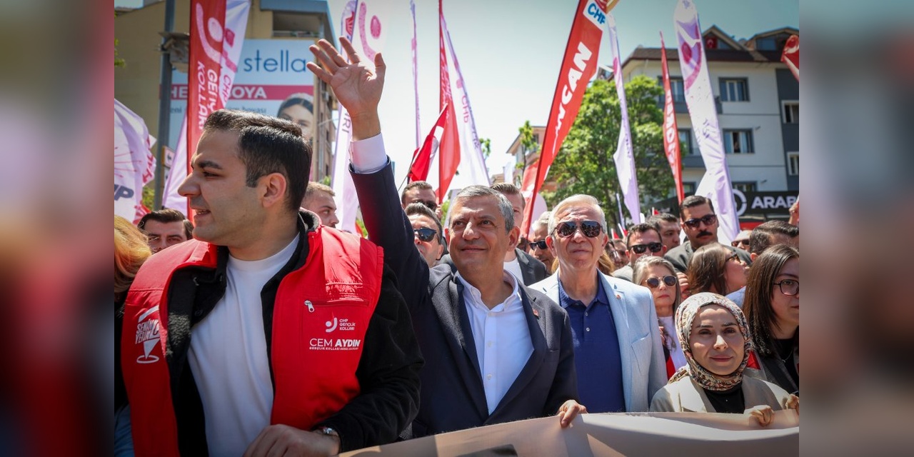 Özel'den AKP'li gençliğe çağrı: 'Topu kesenlerden olmayın'