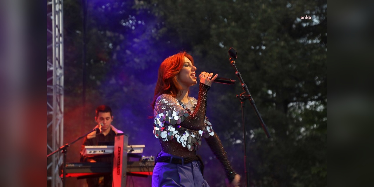 Çankaya'da 2. Gençlik Festivali: Selin konser verdi