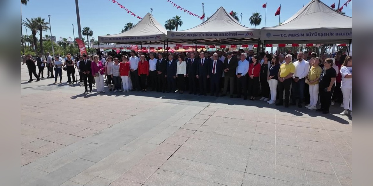 Seçer, 19 Mayıs'ta CHP Mersin İl Başkanlığı'nı ziyaret etti: 'İyi ki CHP var, iyi ki Mustafa Kemal Atatürk var'