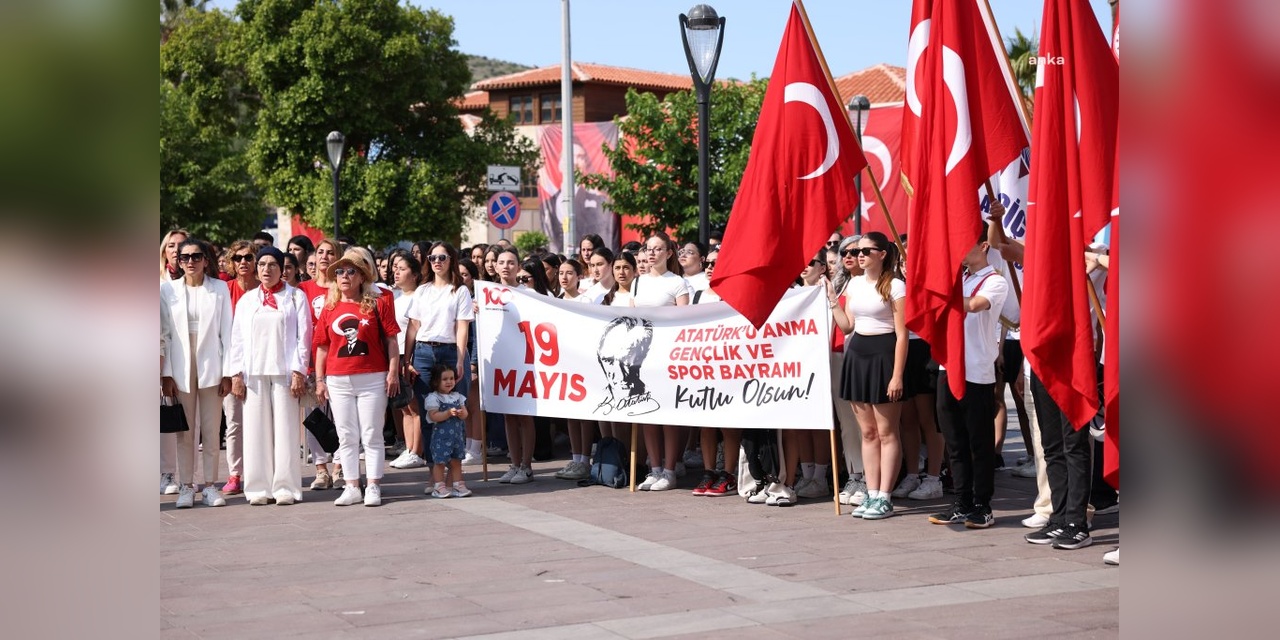 Çeşme'de 19 Mayıs coşkuyla kutlandı