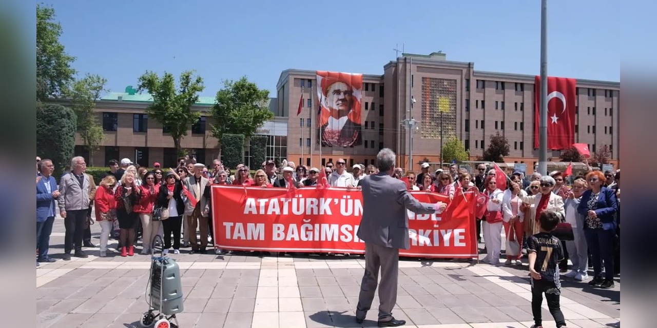 Eskişehir'de 19 Mayıs kutlaması: Lozan Antlaşması tartışmaları üzüntüyle karşılandı