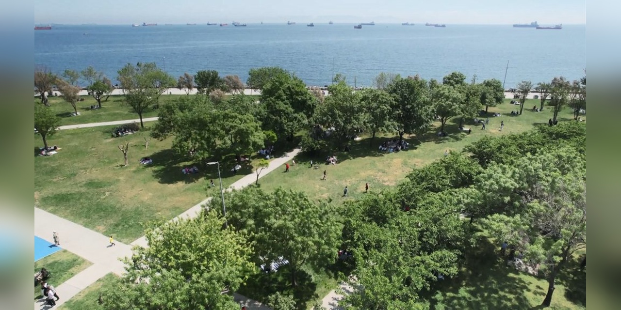 İstanbul'da 19 Mayıs tatili: Park ve sahil alanları doldu taştı