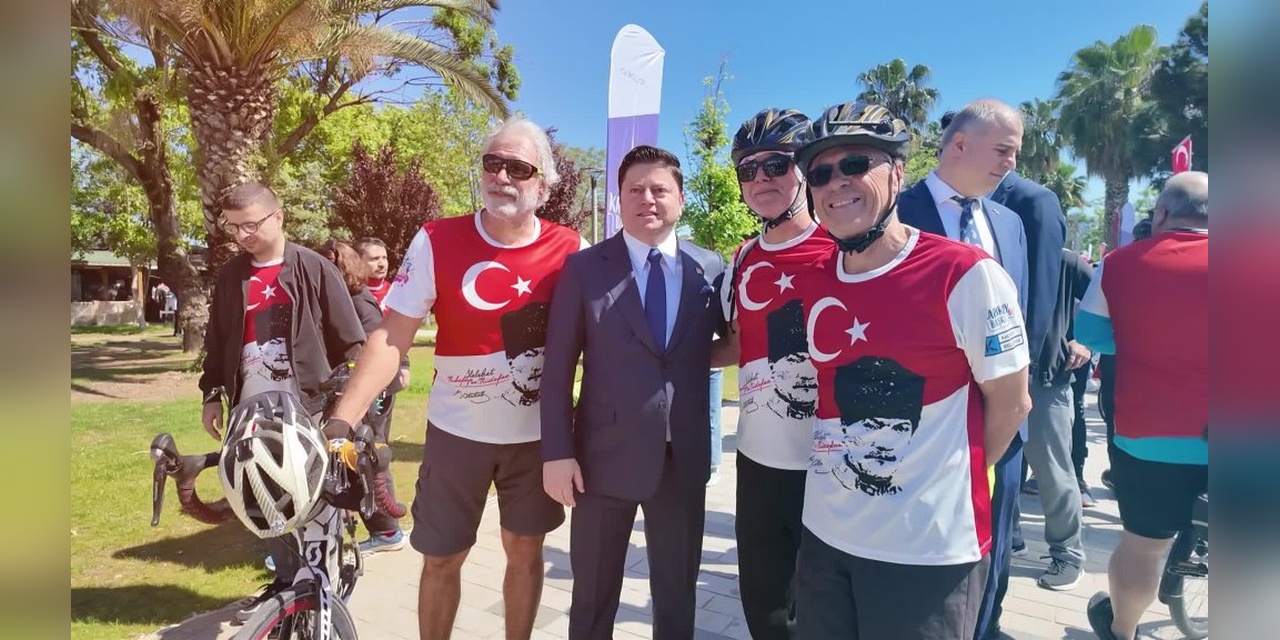 Kadıköy'de 19 Mayıs coşkuyla kutlandı: Mesut Kösedağı'ndan anlamlı mesaj