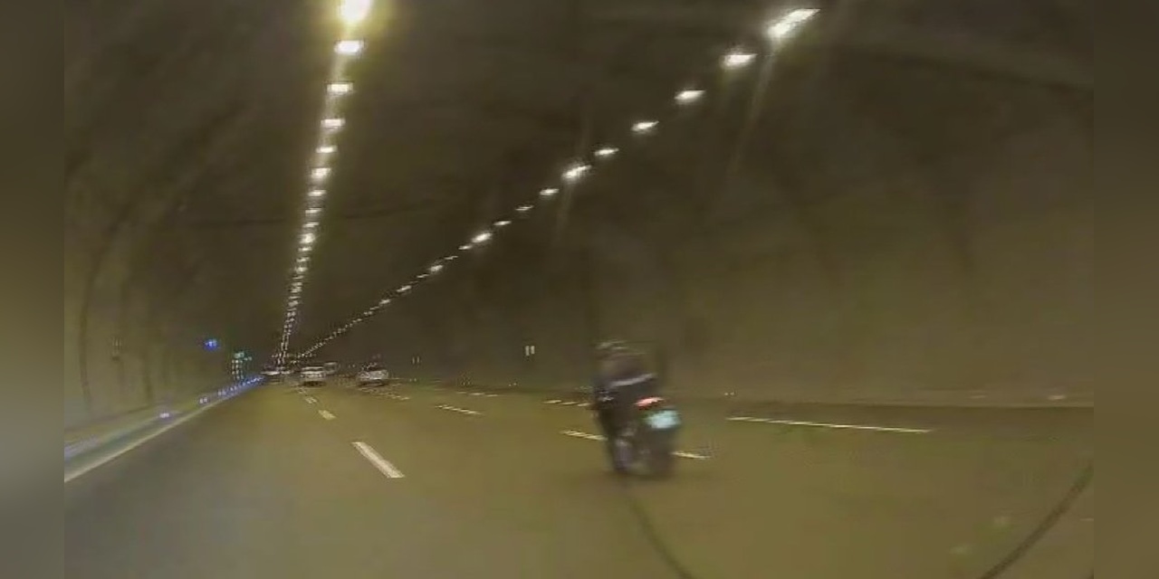 Sultançatı Cebeci Tüneli'nde motosiklet kazası: Sürücü yaralandı