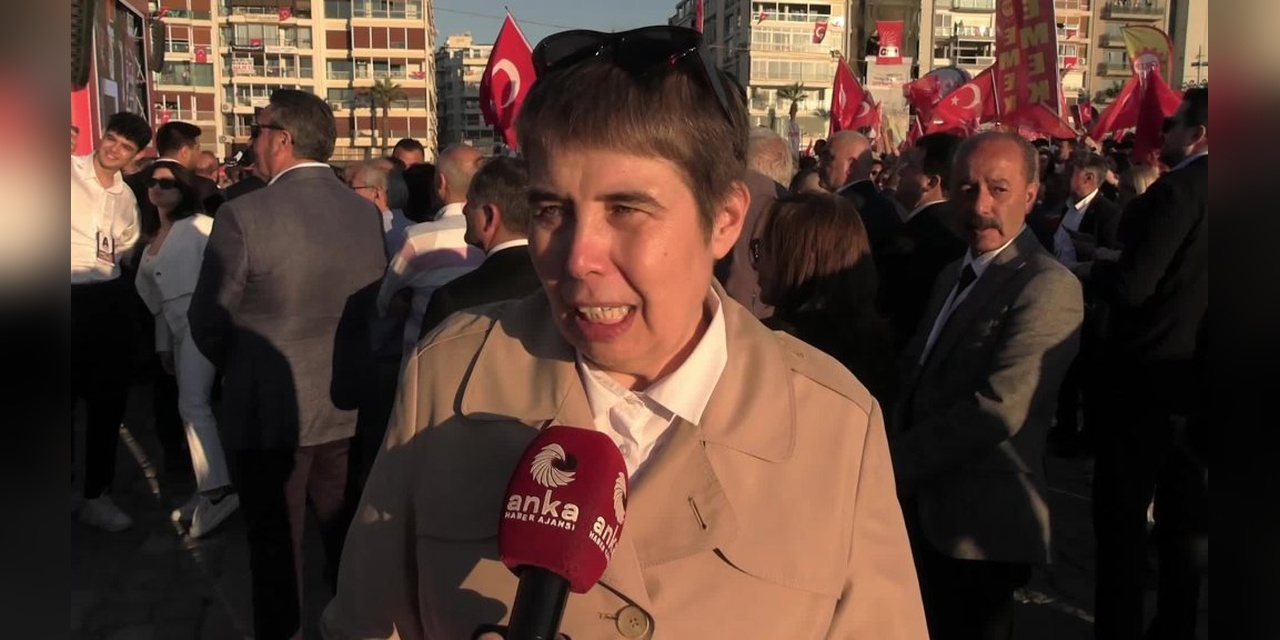 İzmir'de 'Millet İradesine Sahip Çıkıyor' mitingi: Aksaz Şahbaz'dan demokrasi mesajı
