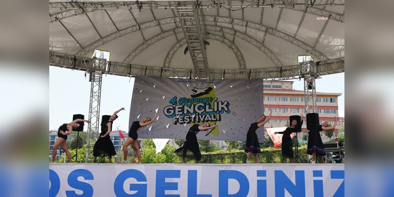 Beylikdüzü'nde 19 Mayıs coşkusu: 4. Kırlangıç Gençlik Festivali