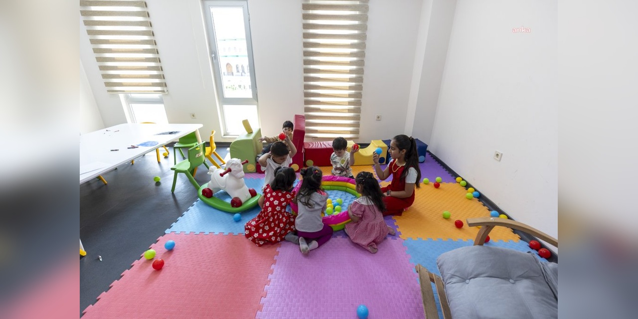 Mersin'de kadınlara meslek eğitimi ve çocuk oyun odası hizmeti