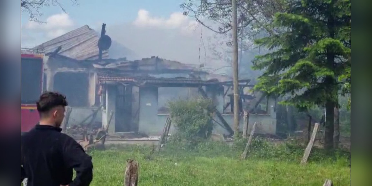 Sinop'ta iki köyde ev yangını: Maddi hasar büyük