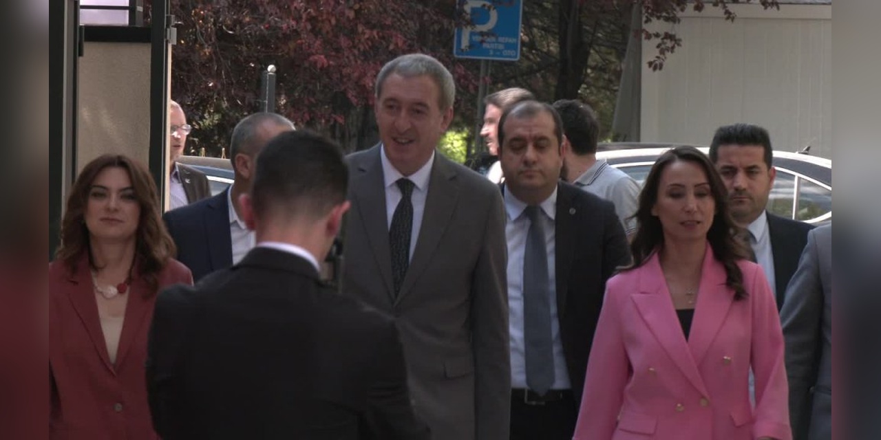 DEM Partisi, PKK Kararı Sonrası Siyasi Parti Görüşmelerine Devam Ediyor