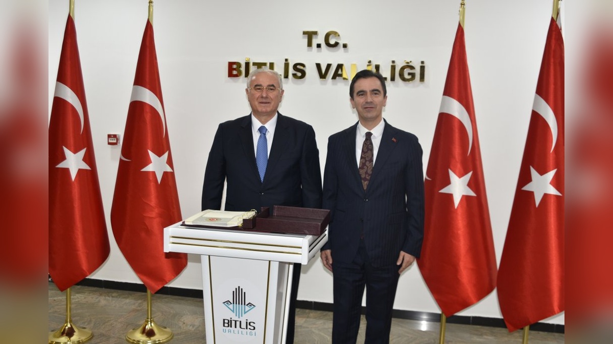 KDK Başkanı Akarca Bitlis'te: Halkın ücretsiz avukatlığını yapıyoruz