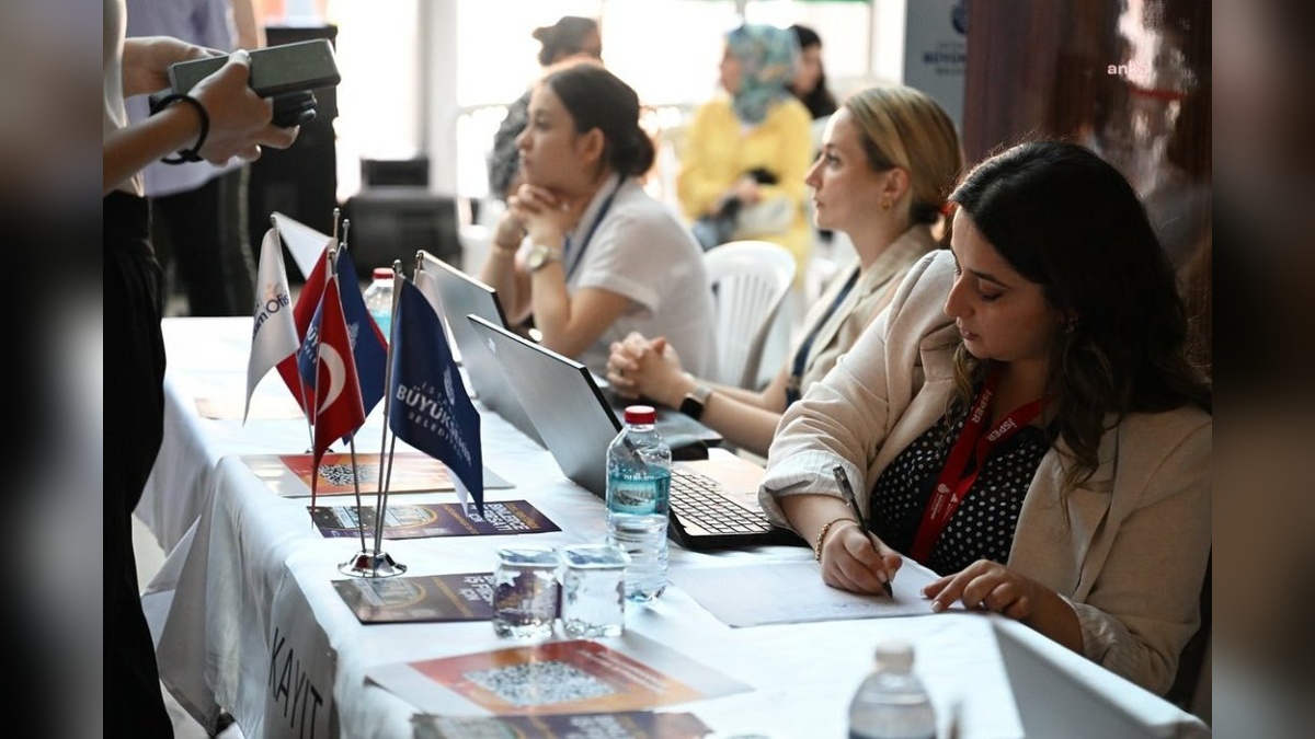 Gaziosmanpaşa'da kariyer fuarı: İş arayanlar işverenlerle buluşacak
