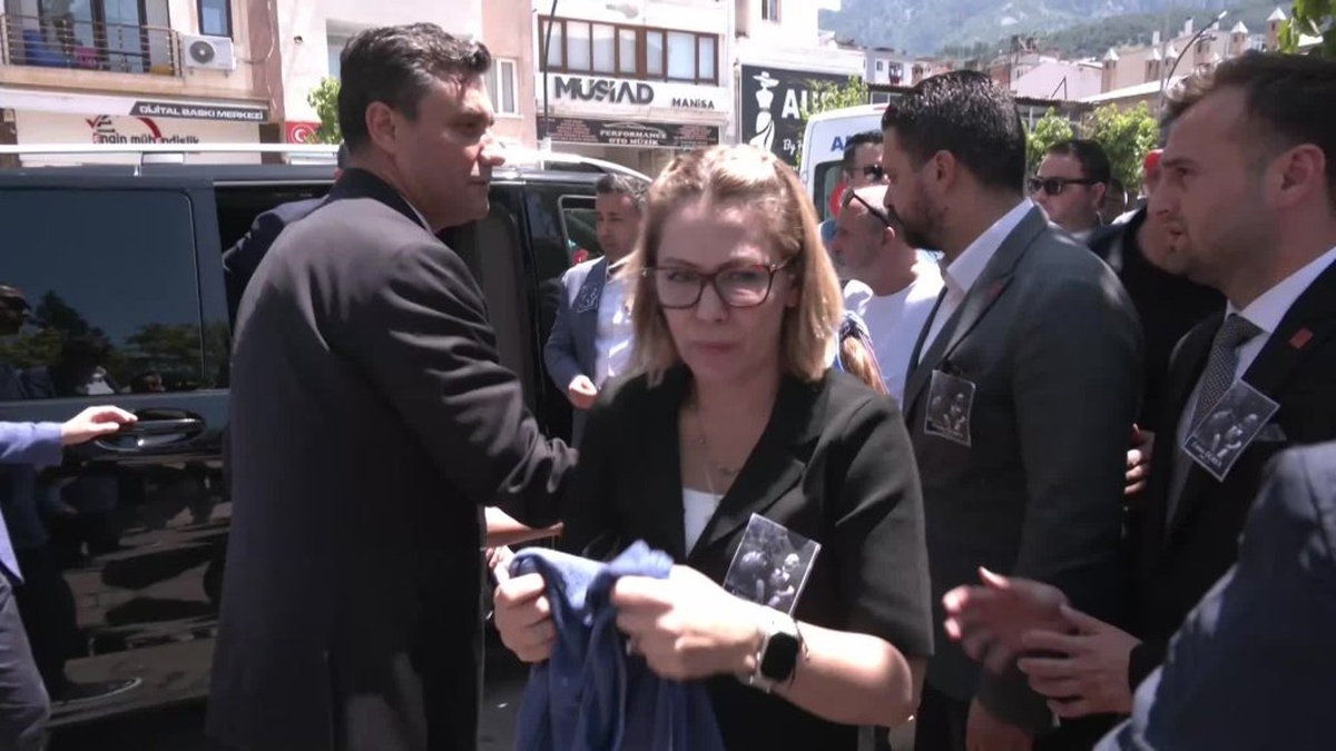 Özgür Özel, Cemre Öğren'in cenaze töreninde