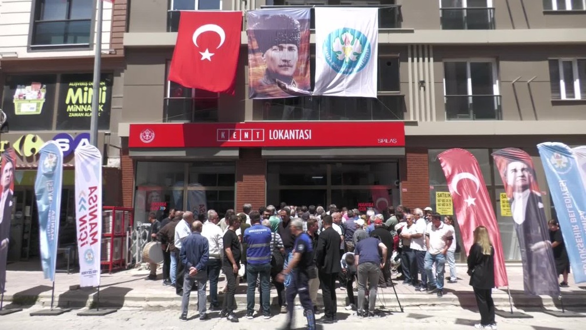 Manisa'da yeni Kent Lokantası hizmete açıldı: Muradiye'ye 2 milyar TL'lik yatırım