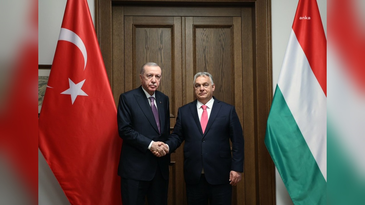 Erdoğan, Budapeşte'de Orban ile görüştü