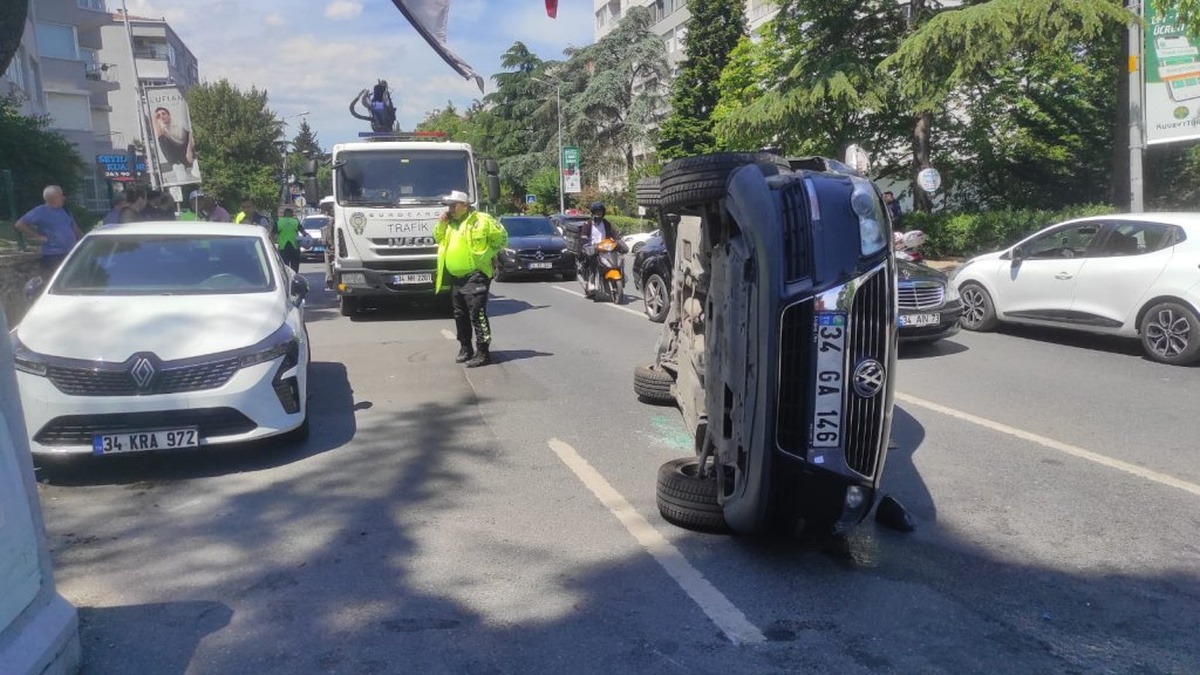 Beşiktaş'ta otomobil takla attı: 2 yaralı