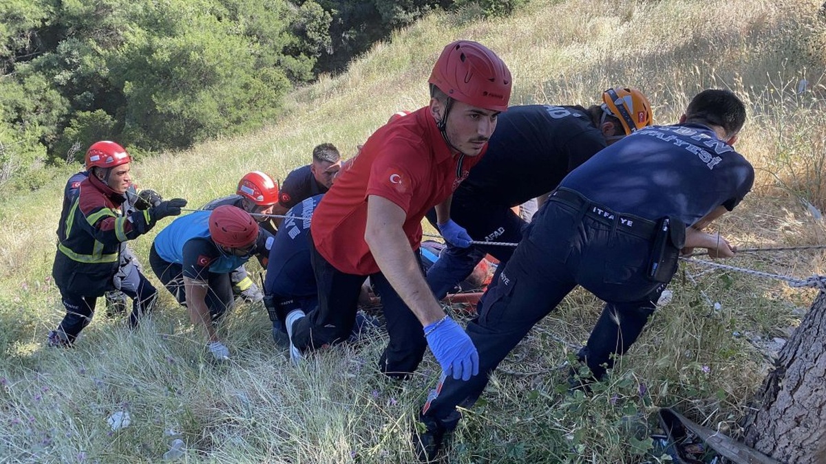 Aydın'da motosiklet kazası: Eski AK Parti İl Gençlik Kolları Başkanı ağır yaralı