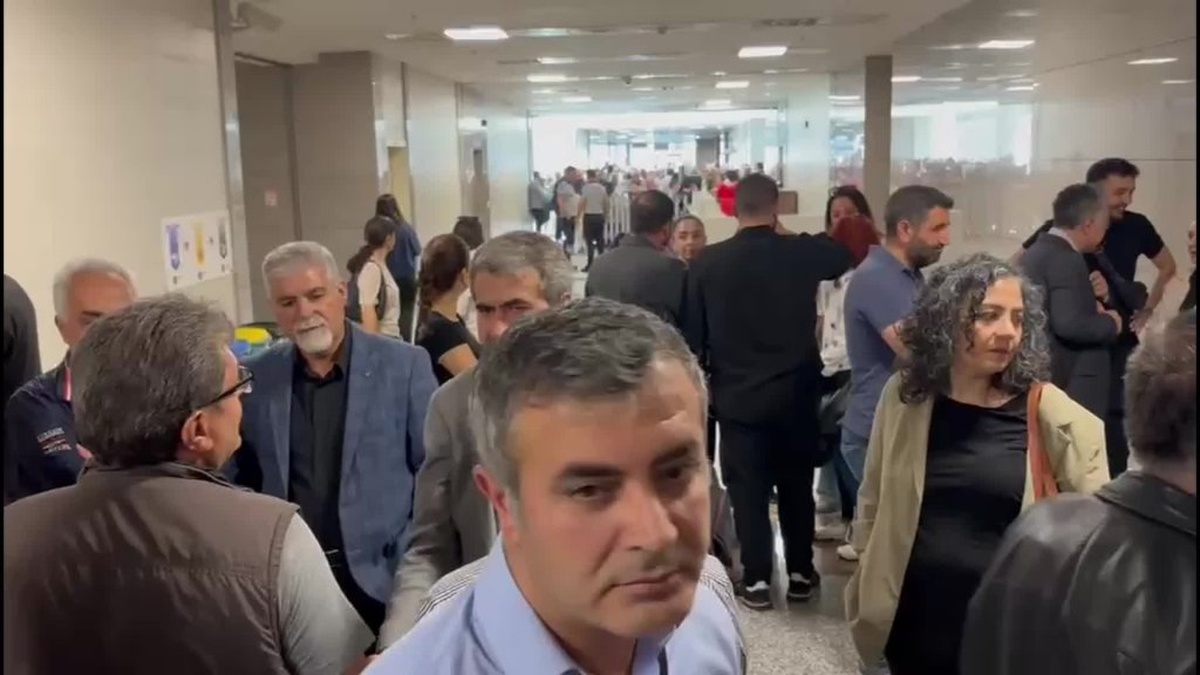 İstanbul'da 10 sanığın yargılanması başladı: 'Kent Uzlaşısı' davası