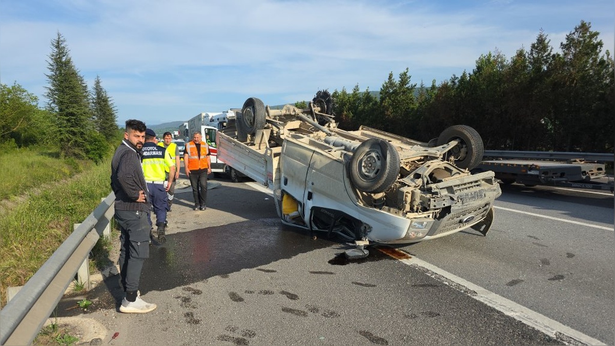 Düzce'de kamyonet kazası: 3 yaralı