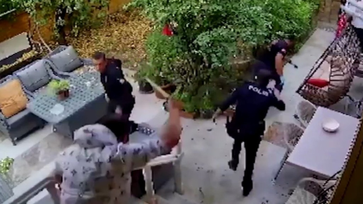 Konya'da polis memuruna bıçaklı saldırı: Tutuklu sanık ilk kez hakim karşısına çıktı