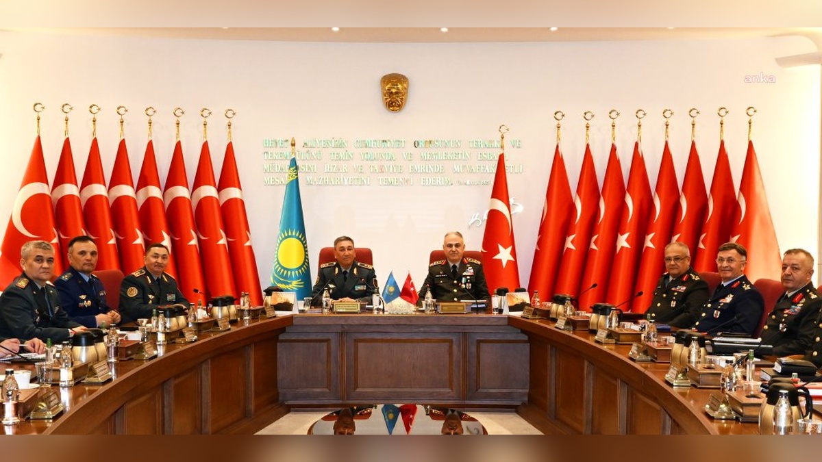 Orgeneral Gürak, Kazakistan Genelkurmay Başkanı Kamaletdinov ile görüştü