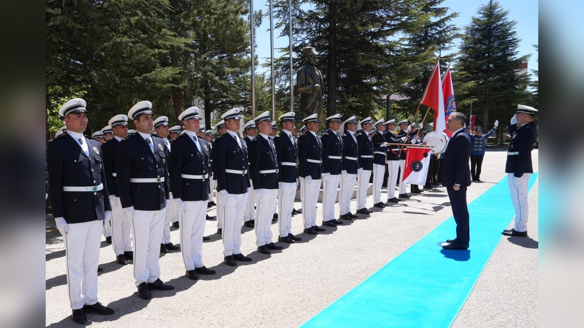 Yerlikaya: Polis Akademisi, gönül coğrafyamızın da polislerini yetiştiriyor