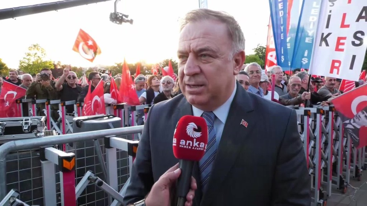 Gökan Zeybek: Sandığı milletin önünde istiyoruz