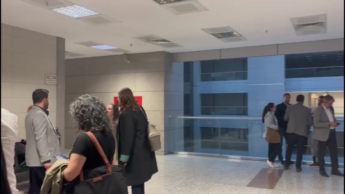 İstanbul'da 10 belediye yöneticisinin tutukluluk hali devam etti