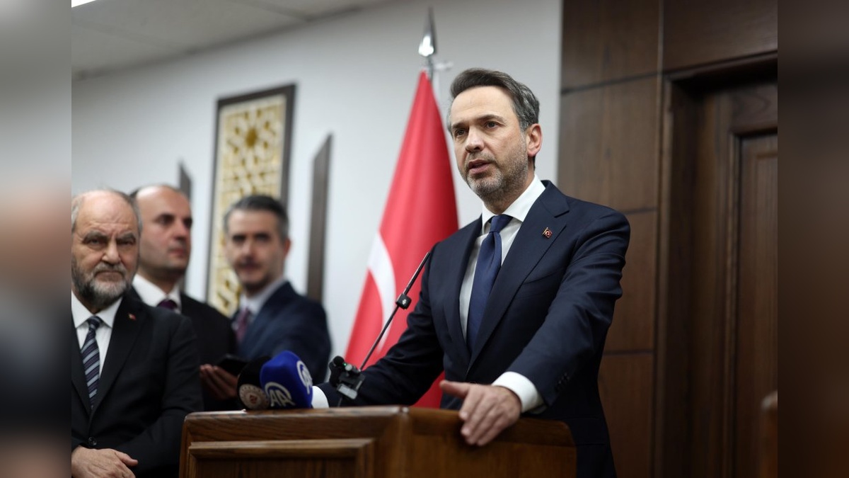 Bayraktar: Suriye'ye bin megavat elektrik ve 2 milyar metreküp doğal gaz ihraç edeceğiz