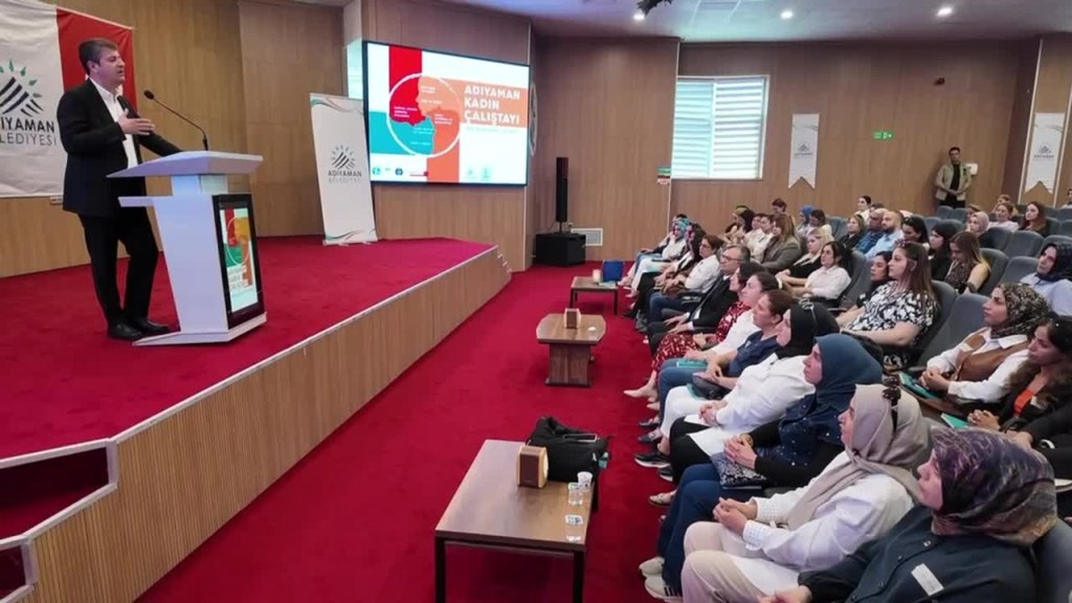Adıyaman'da kadın çalıştayı: Belediye Başkanı Tutdere, kadınların deprem sonrası rolünü vurguladı