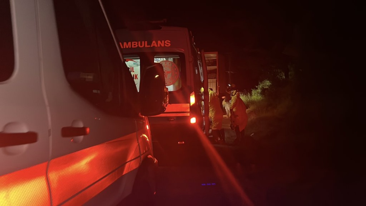 Gebze'de 10 metrelik kuyuda mahsur kalan 2 kişi