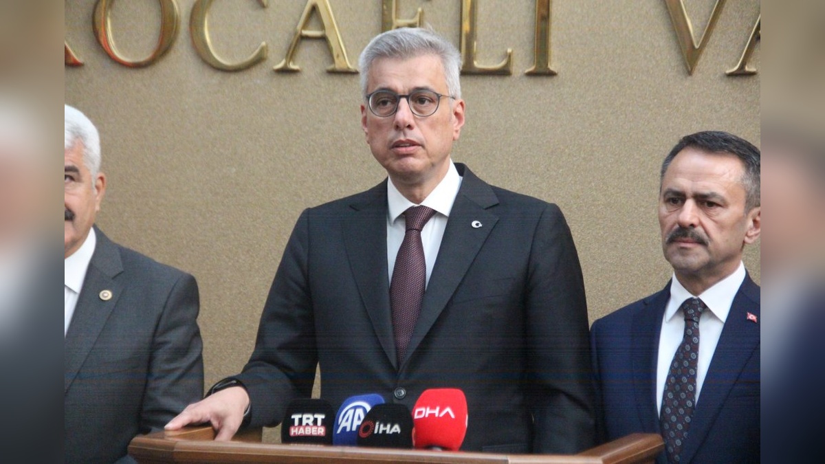 Memişoğlu Kocaeli'nde: 'Kilo sorununu çözmemiz gerekiyor'
