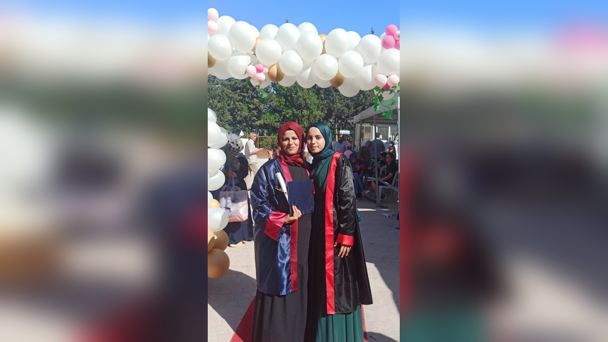 Hatay'da anne Meryem Güraslan, özel gereksinimli oğlunu anlamak için çocuk gelişimi bölümünü birincilikle bitirdi
