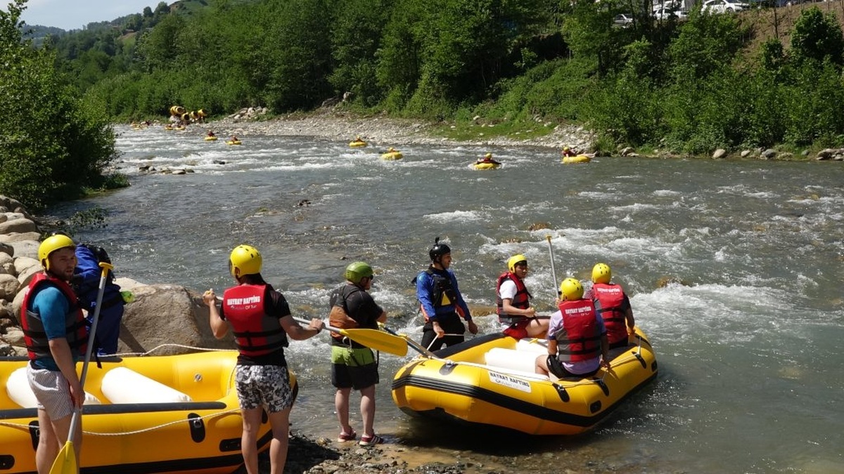 Hayrat'ta 10 kilometrelik rafting parkuru açıldı