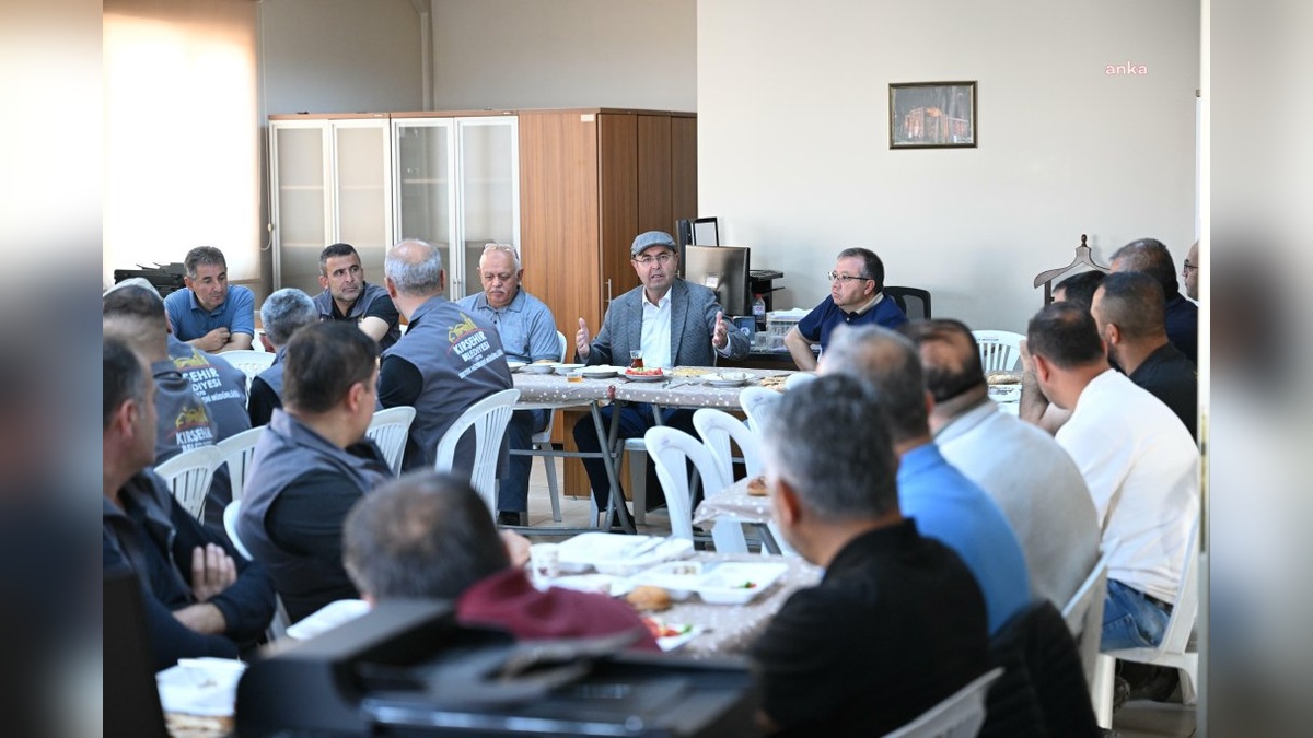Ekicioğlu, Destek Hizmetleri Müdürlüğü personeliyle görüştü